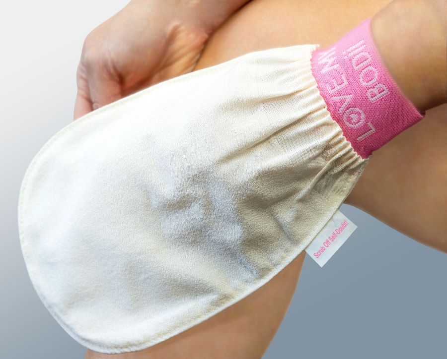Love My Bodii exfoliating glove gives you a deep exfoliation and solves problems like white spots and ingrown hairs  